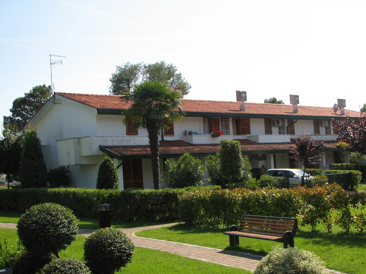 Danubio Apartment Бибионе Екстериор снимка